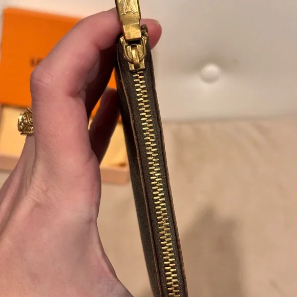 Louis Vuitton LV Vintage Pochette Cles Key Pouch W/ Box - Picture 8 of 12